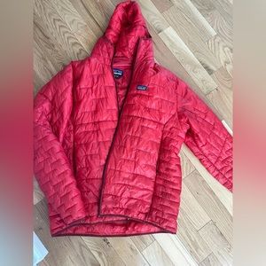 Res Patagonia men’s XL puffy jacket